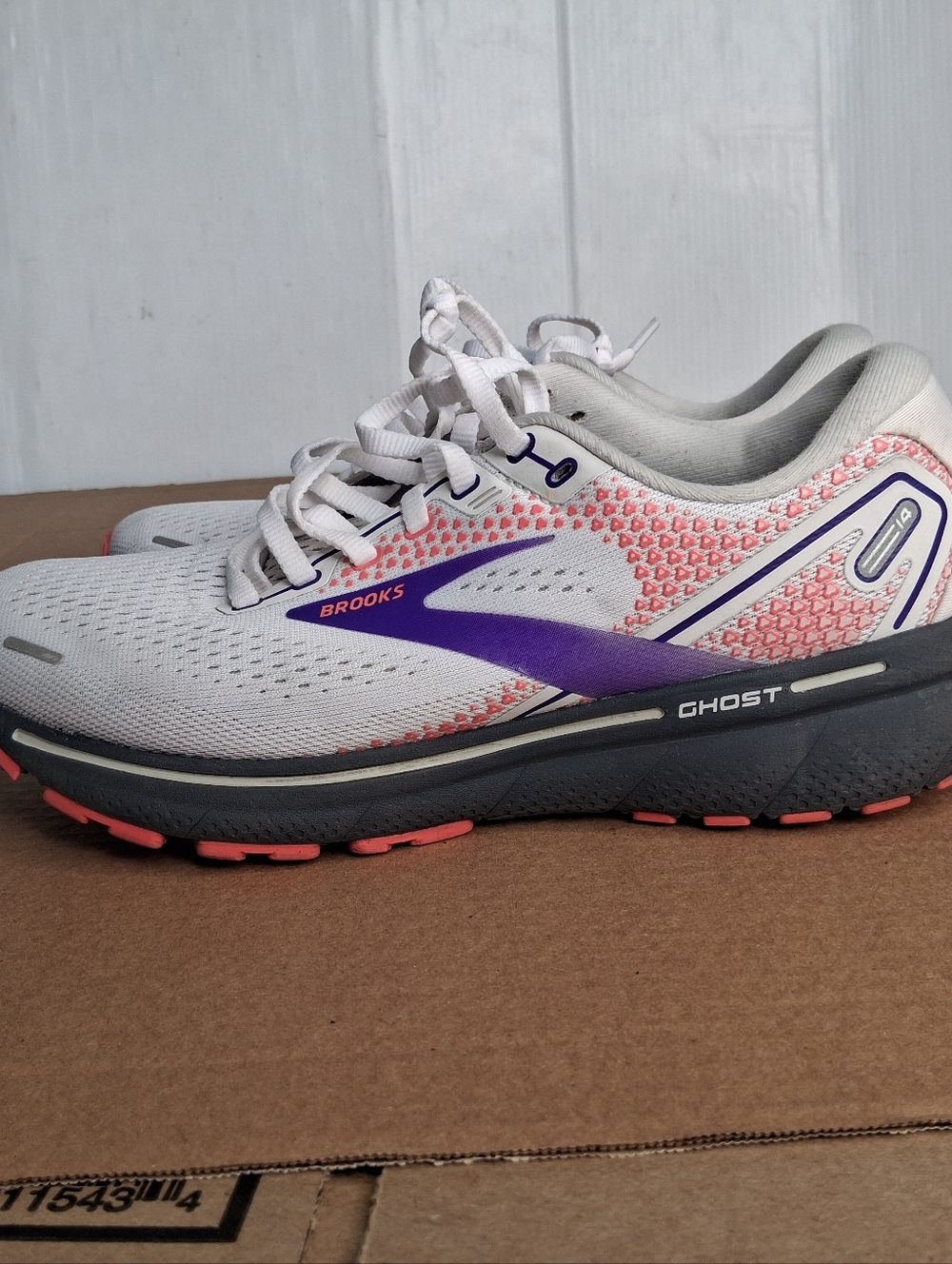 Brooks Ghost 14 Running Shoes Women's Size 8.5 White/Purple/Coral